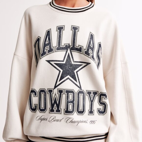 Dallas Cowboys Graphic Oversized Sunday Crew - Picture 2 of 7